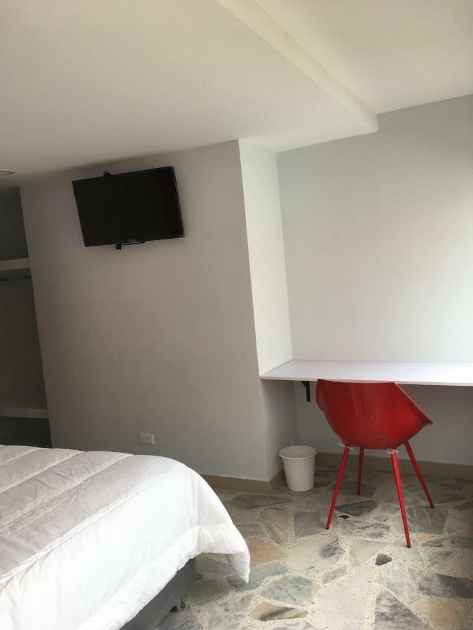 Hotel Garden City Boutique Фусагасуга Экстерьер фото
