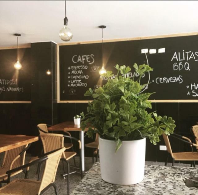 Hotel Garden City Boutique Фусагасуга Экстерьер фото