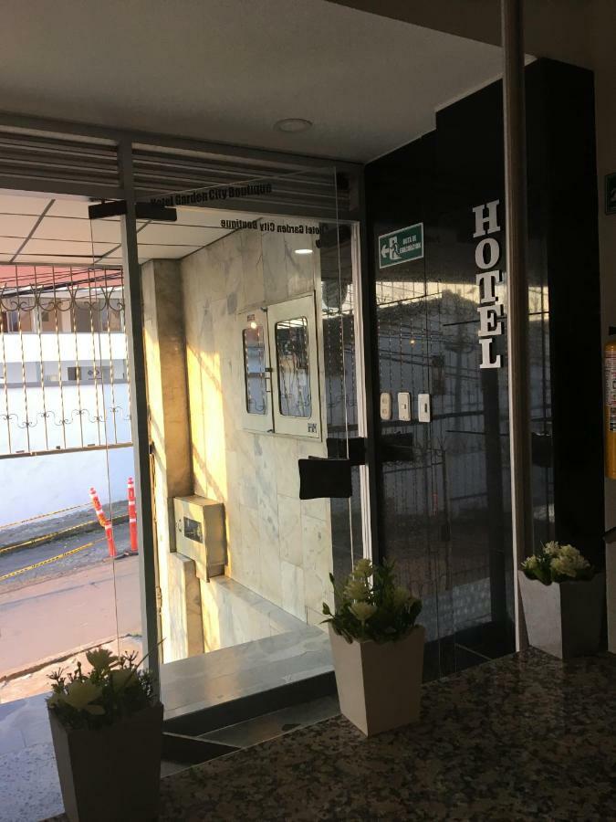Hotel Garden City Boutique Фусагасуга Экстерьер фото