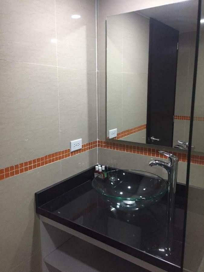 Hotel Garden City Boutique Фусагасуга Экстерьер фото