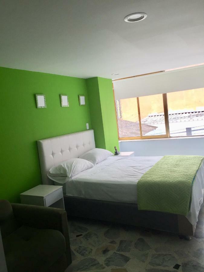 Hotel Garden City Boutique Фусагасуга Экстерьер фото