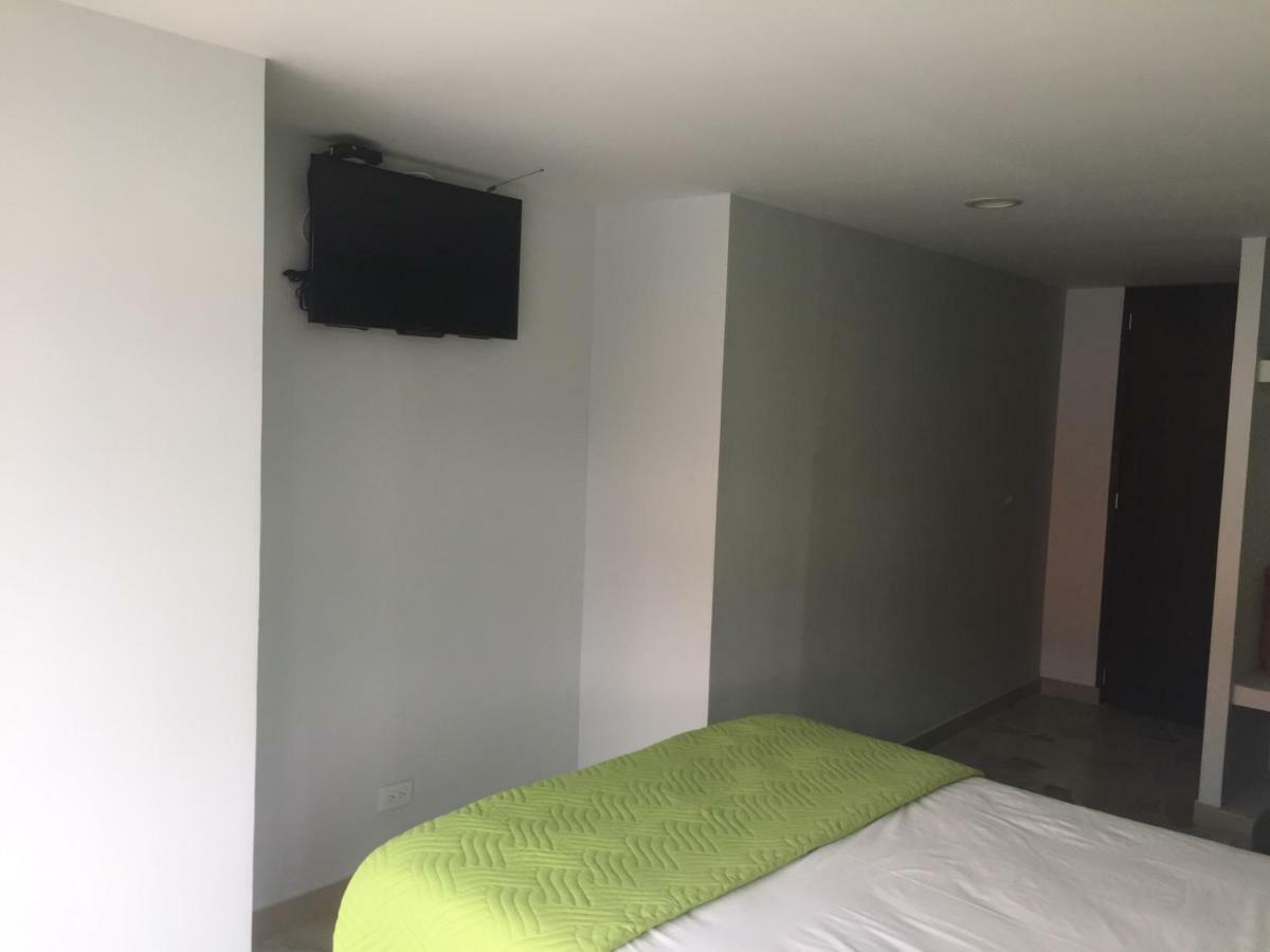 Hotel Garden City Boutique Фусагасуга Экстерьер фото