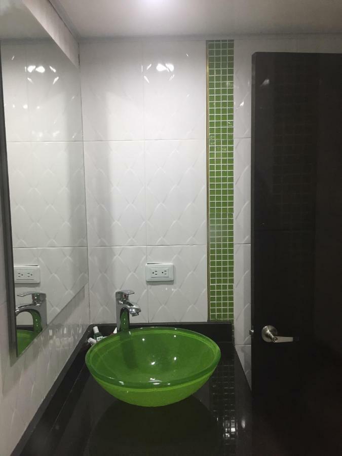 Hotel Garden City Boutique Фусагасуга Экстерьер фото